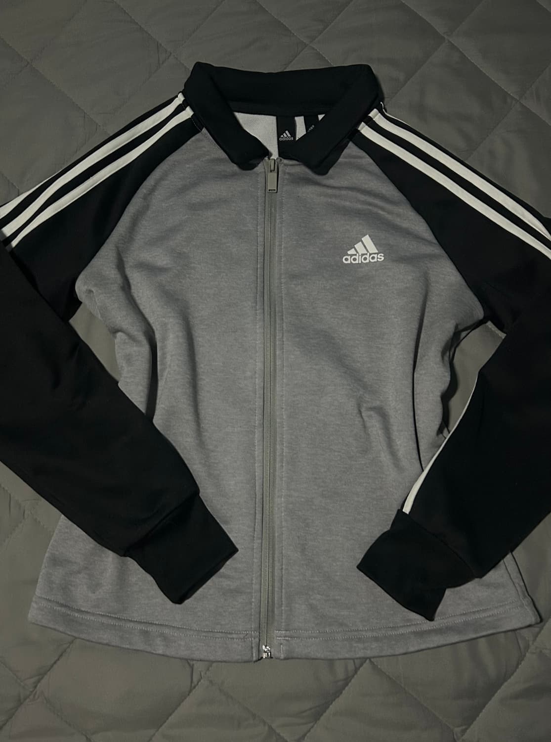 아디다스 흰검 집업 상품이미지1