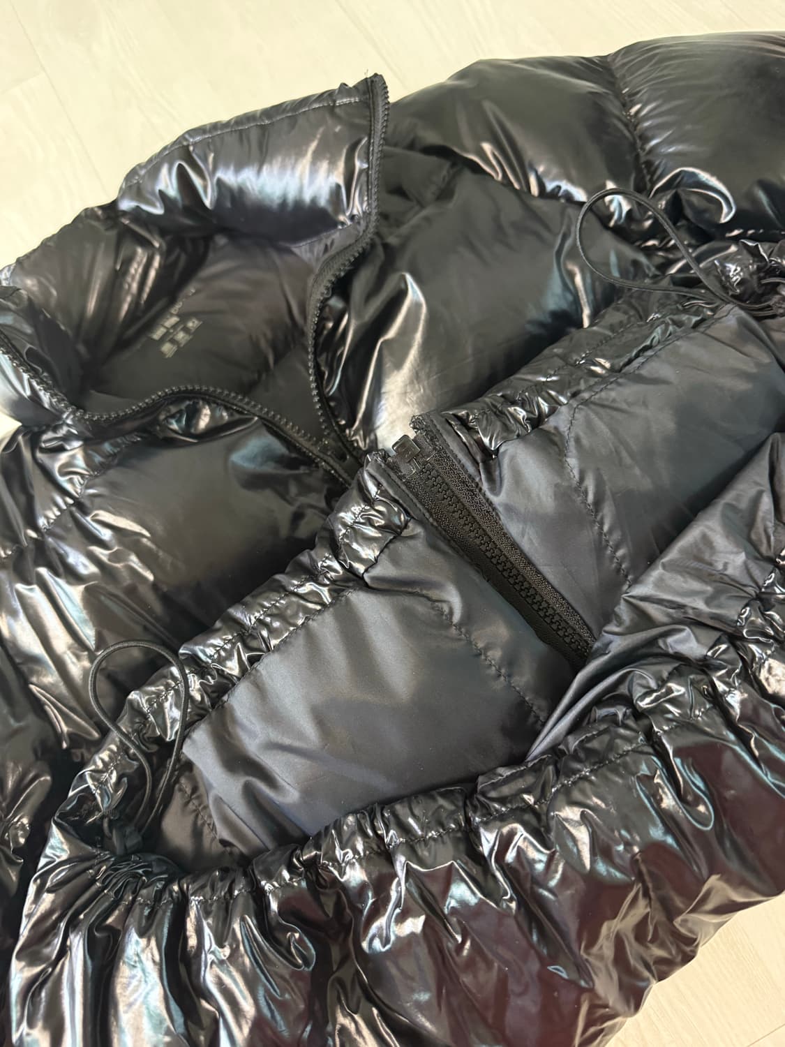 유니클로 울트라 라이트 다운 크롭 패딩 상품이미지3