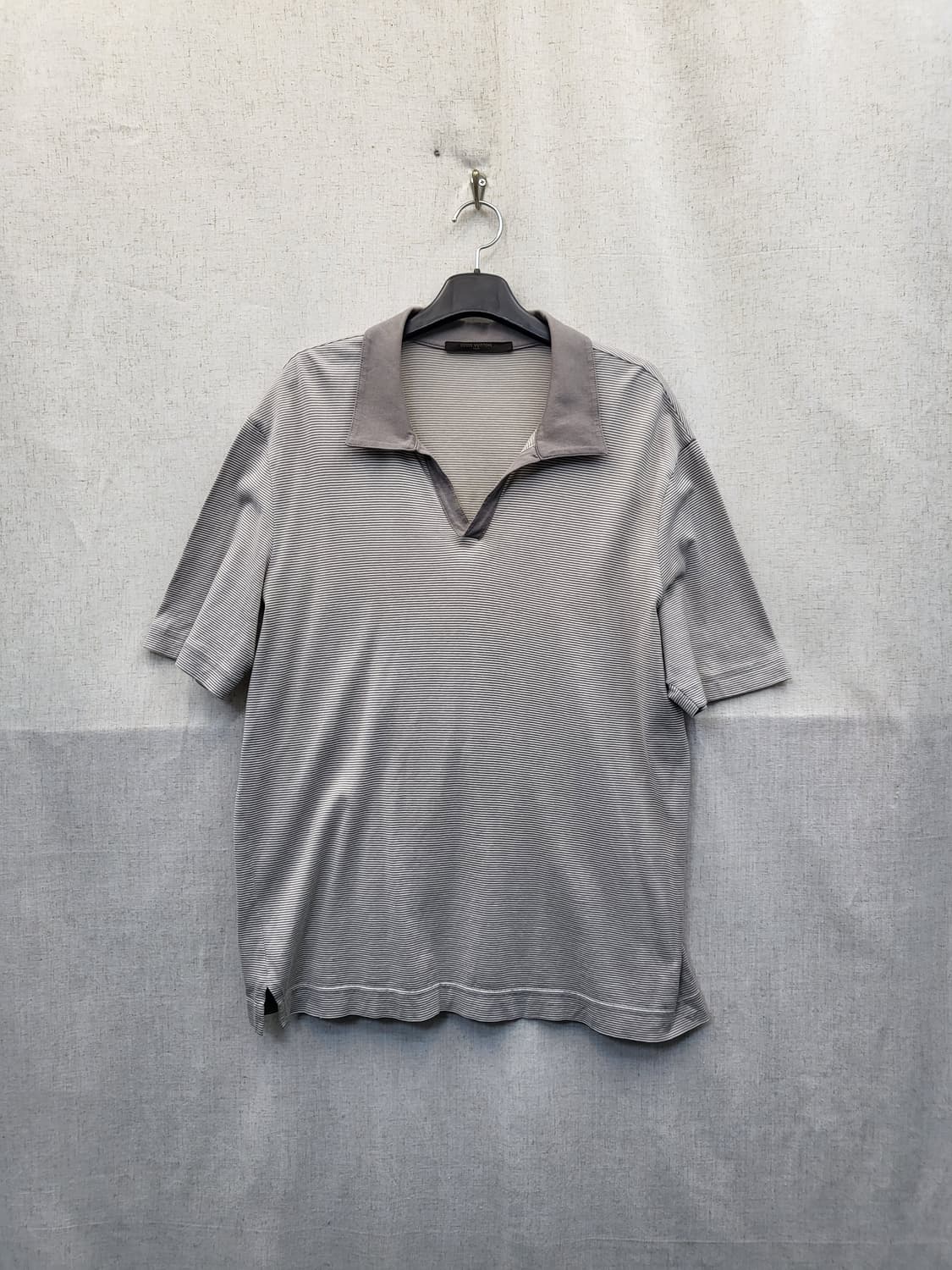 루이비통 스트라이프 반팔 카라 티셔츠 상품이미지1