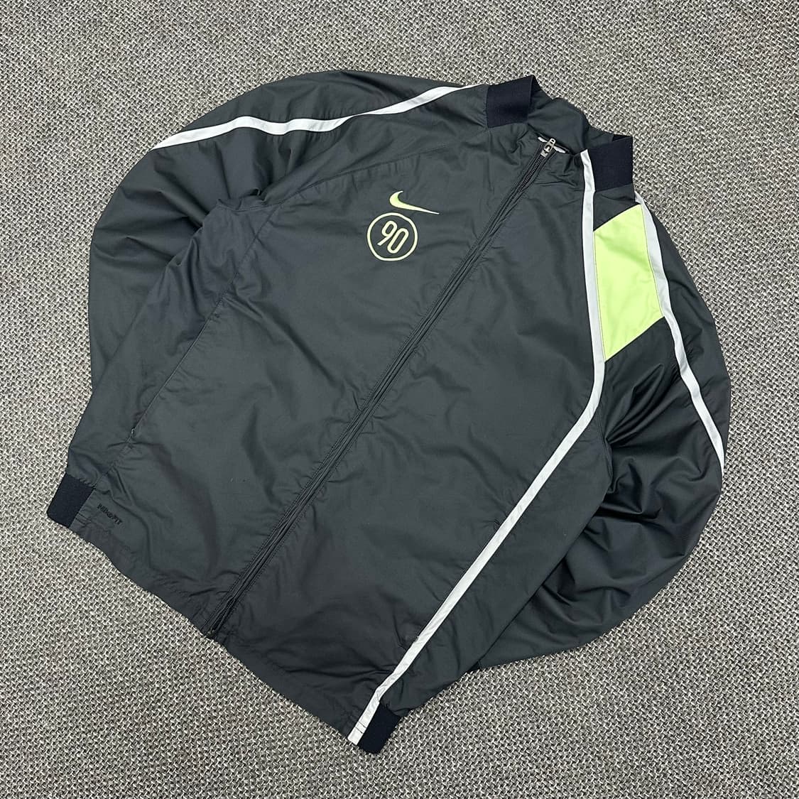 나이키 00s 올드스쿨 토탈90 바람막이 우먼L 상품이미지3