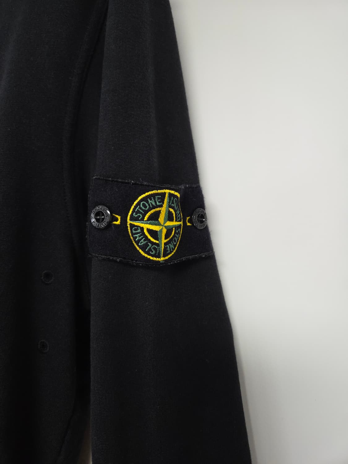 [매장판] 스톤아일랜드 멀티포켓 탄창 맨투맨 블랙 L 상품이미지4