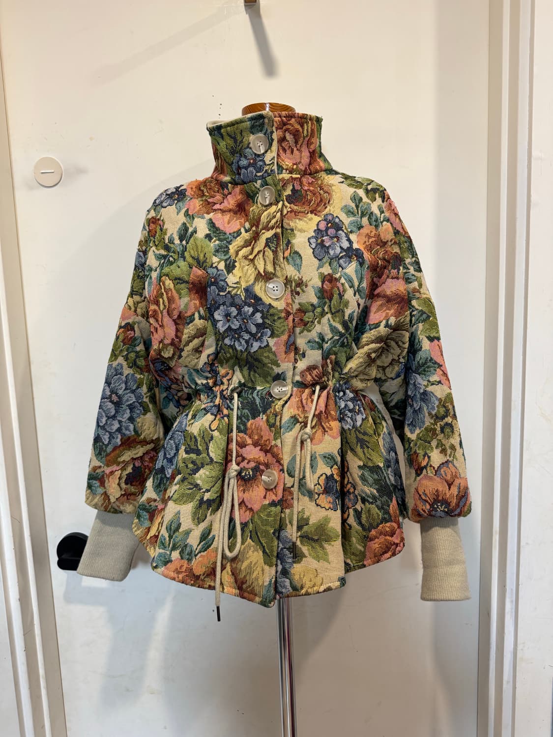 킴스부띠크 자카드 패딩 상품이미지1