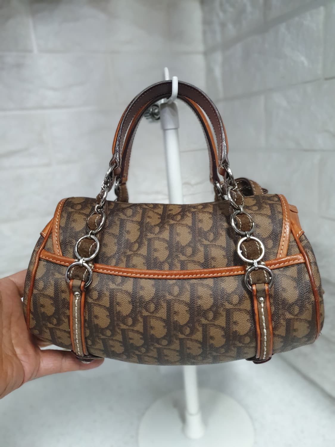 디올(Dior) 로맨틱 하트 브라운자물쇠 토트백 컨디션 좋아요. 상품이미지3