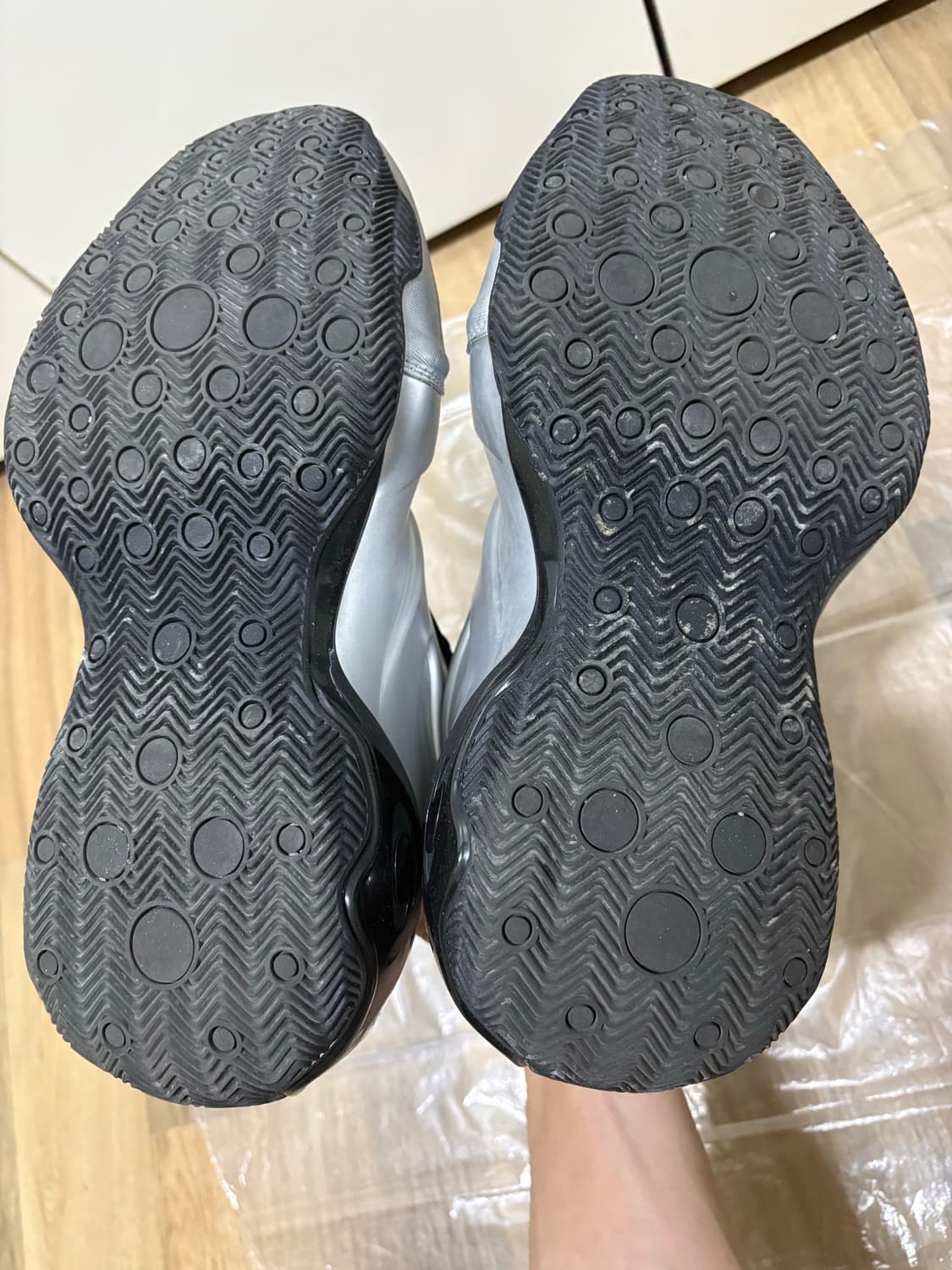 [41] 발렌시아가 바스켓볼 슈즈 팝니다 상품이미지7