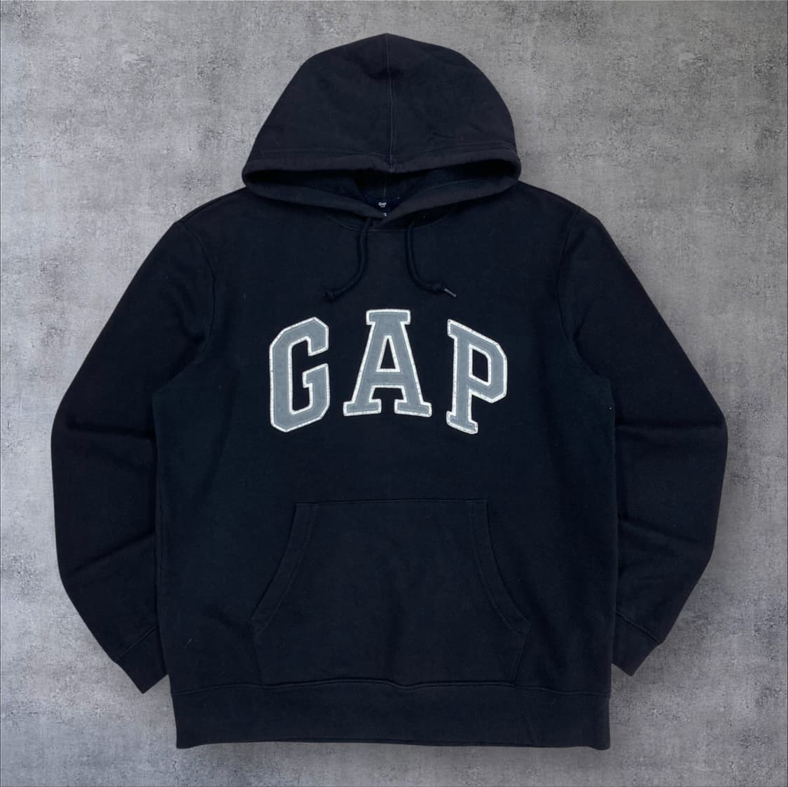 GAP 네이비 컬러 스펠아웃 빅로고 후드티 상품이미지1