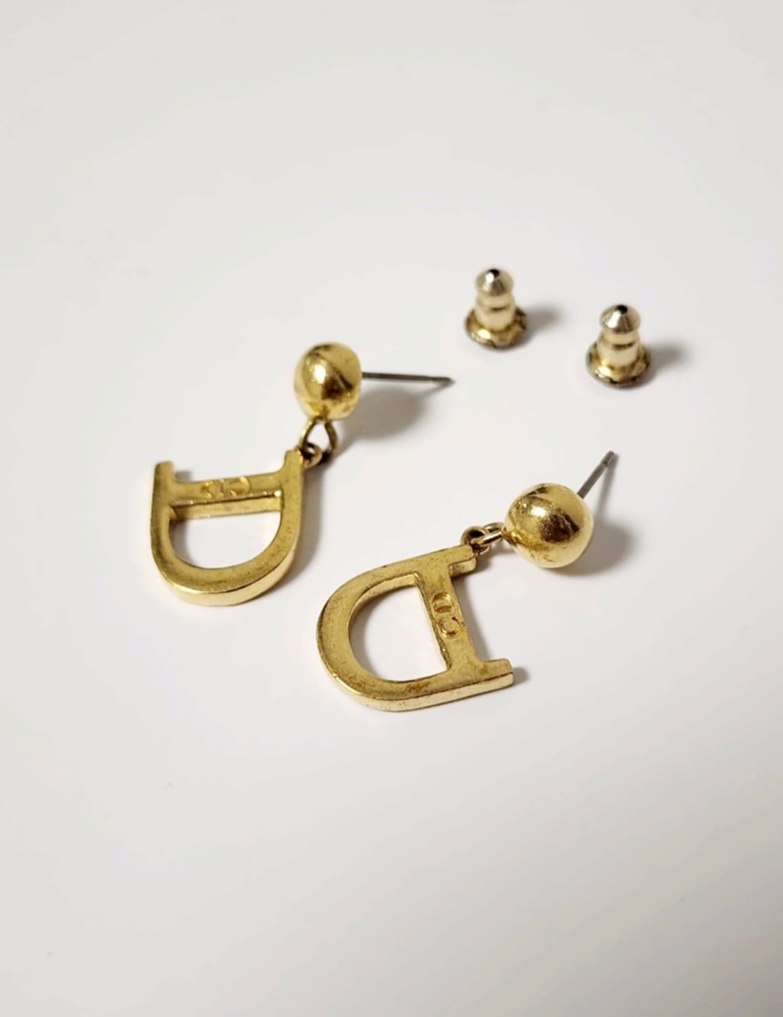 디올 D로고 금장귀걸이 상품이미지3