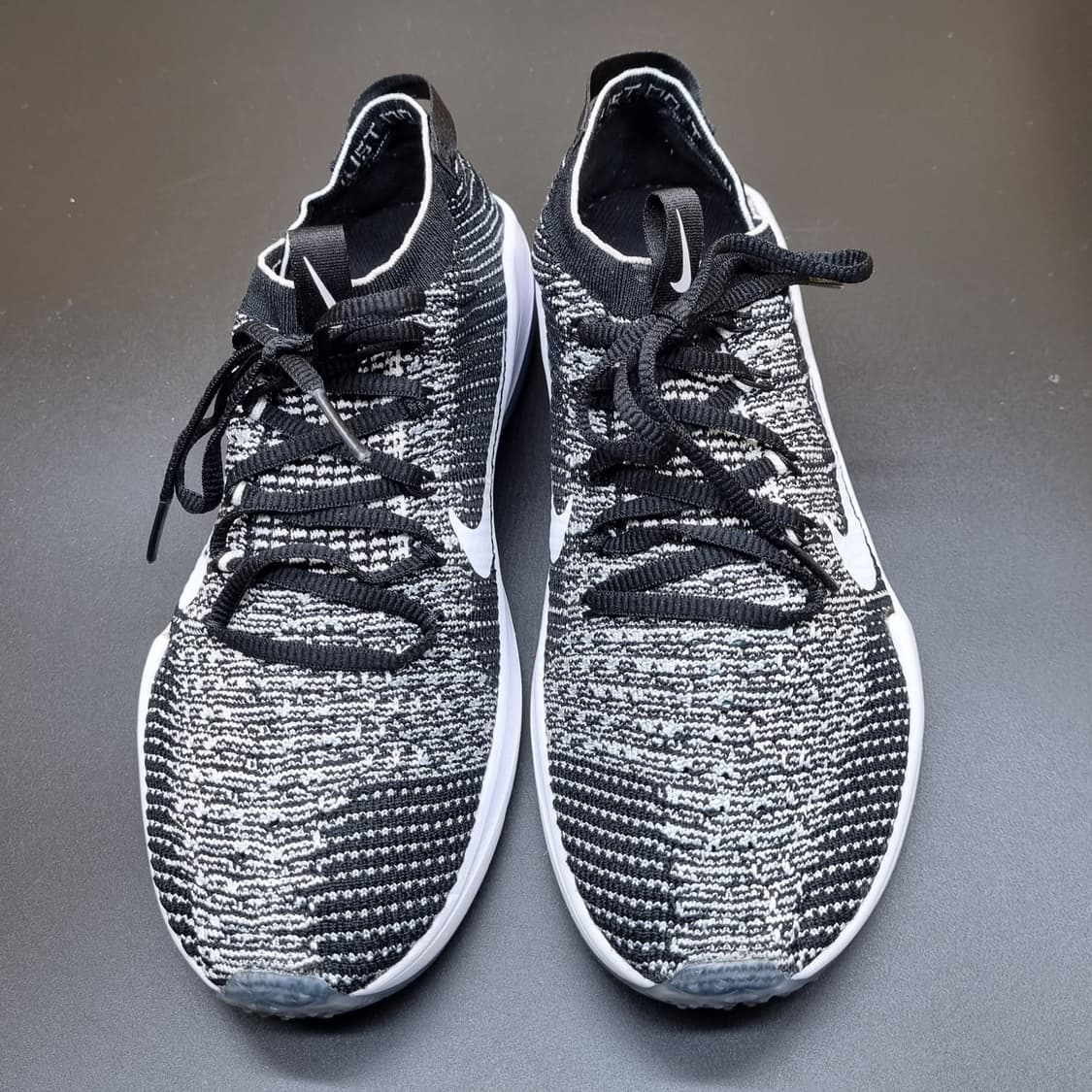 나이키 에어줌 피어리스 플라이니트2 230 상품이미지2