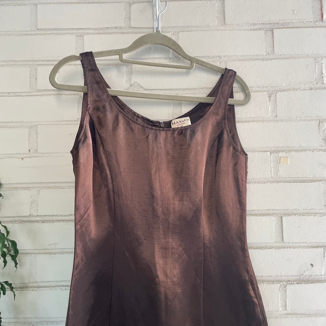 막스앤코 브라운 새틴 민소매 원피스 상품이미지2