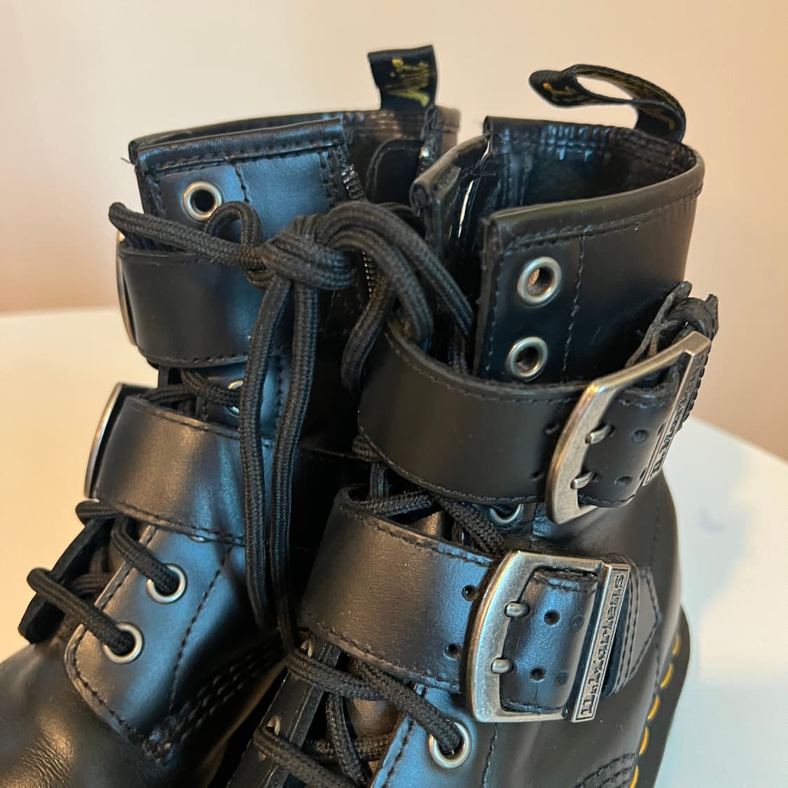 닥터마틴 1460 8홀 클래식 풀업 버클 부츠 상품이미지5