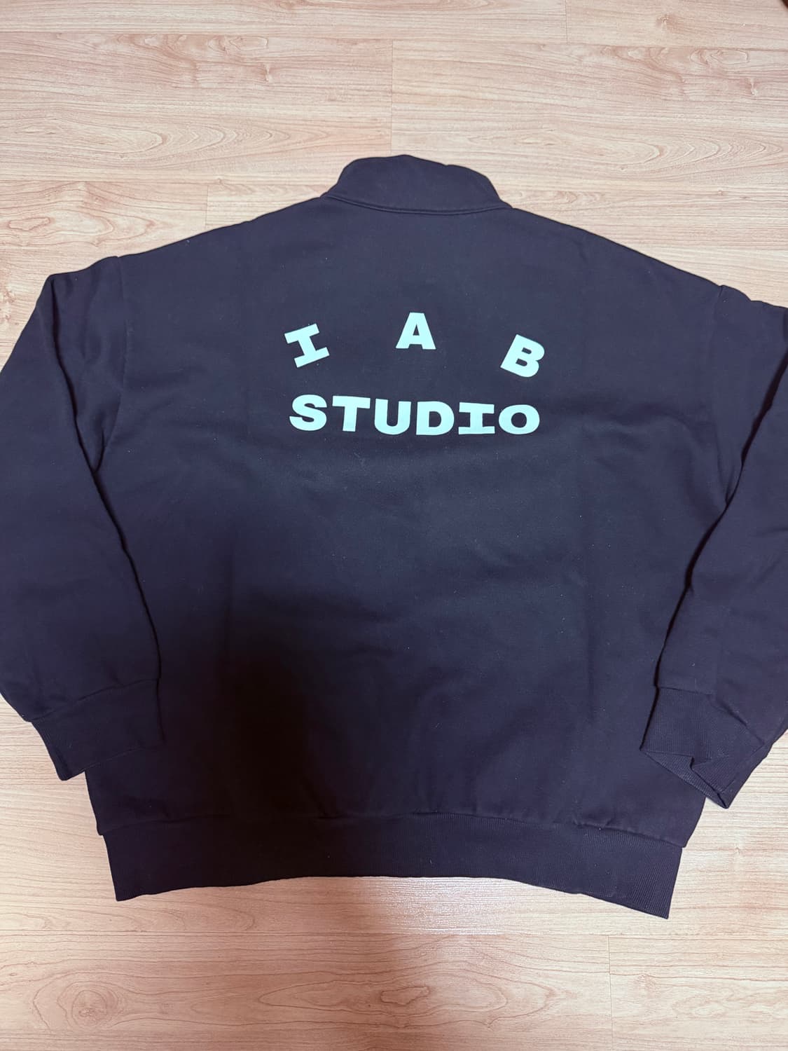 아이앱 스튜디오 하프집업 상품이미지2