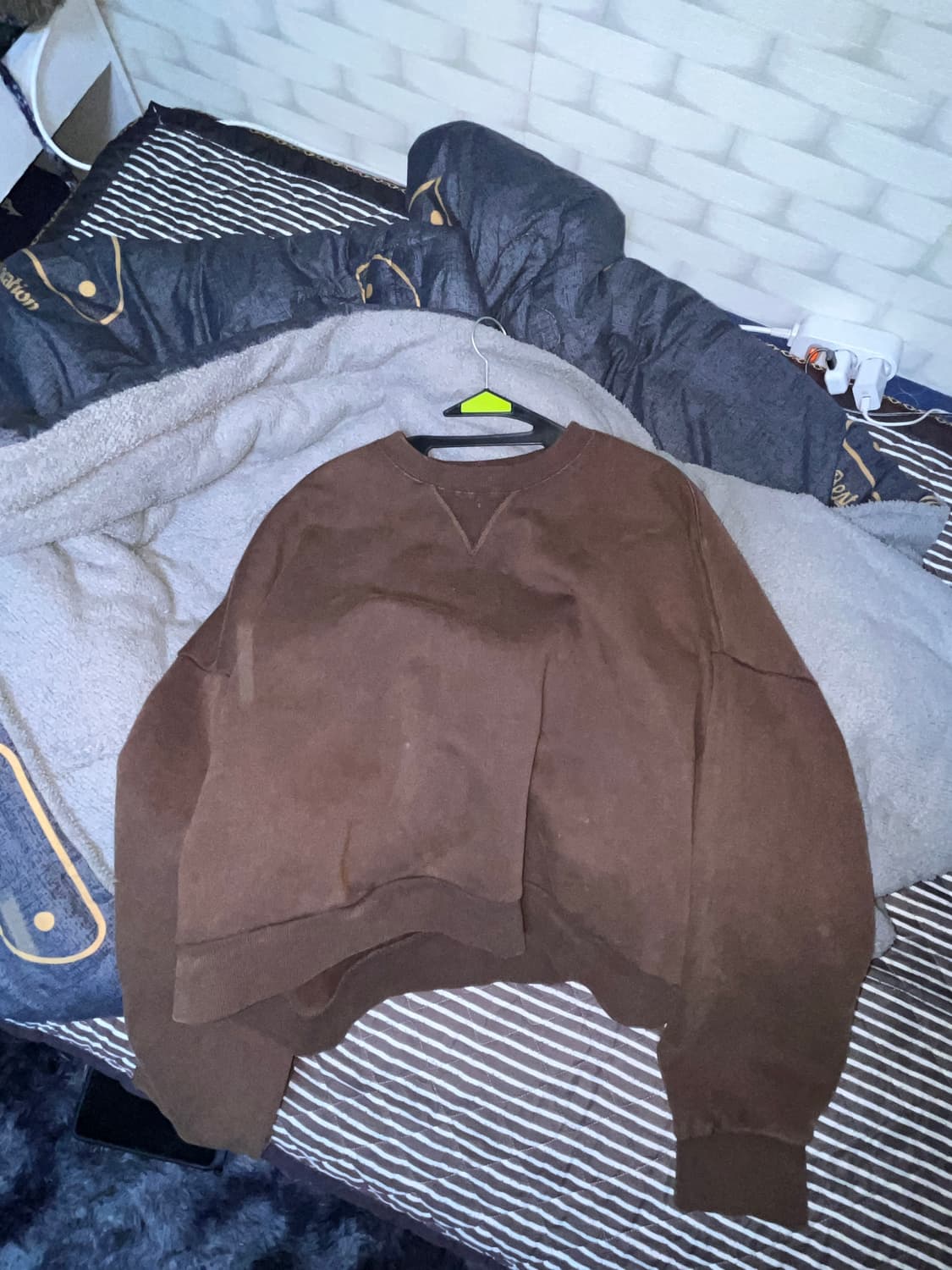 엔타이어스튜디오 크롭 스웻셔츠 상품이미지3