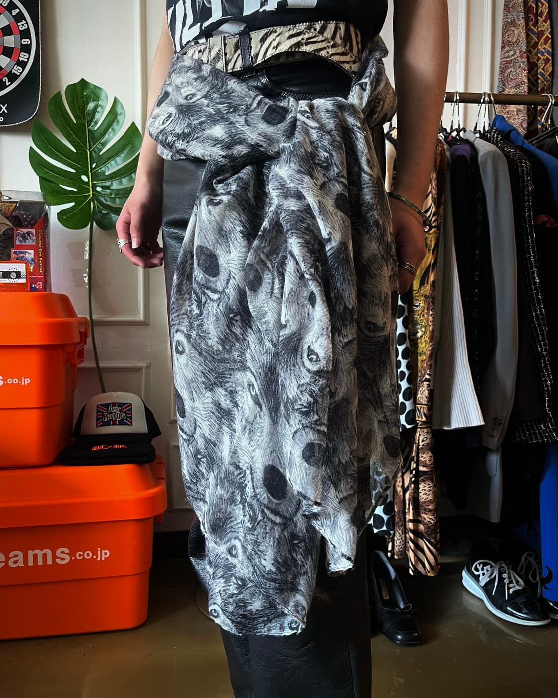 Vintage Gray Wolf Pattern Long Scarf 상품이미지2