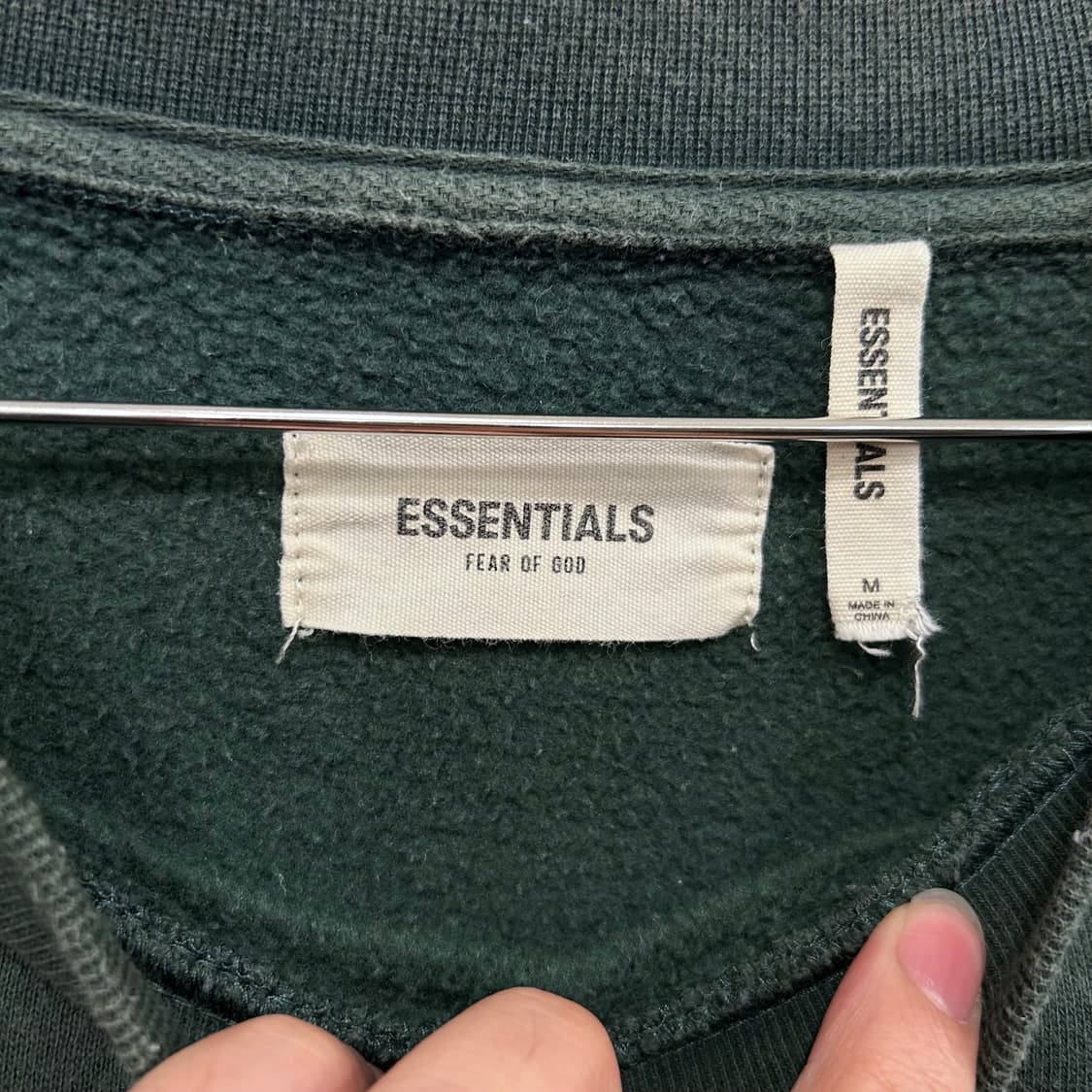 에센셜 백프린팅 헤비코튼 오버핏 기모 맨투맨 상품이미지3