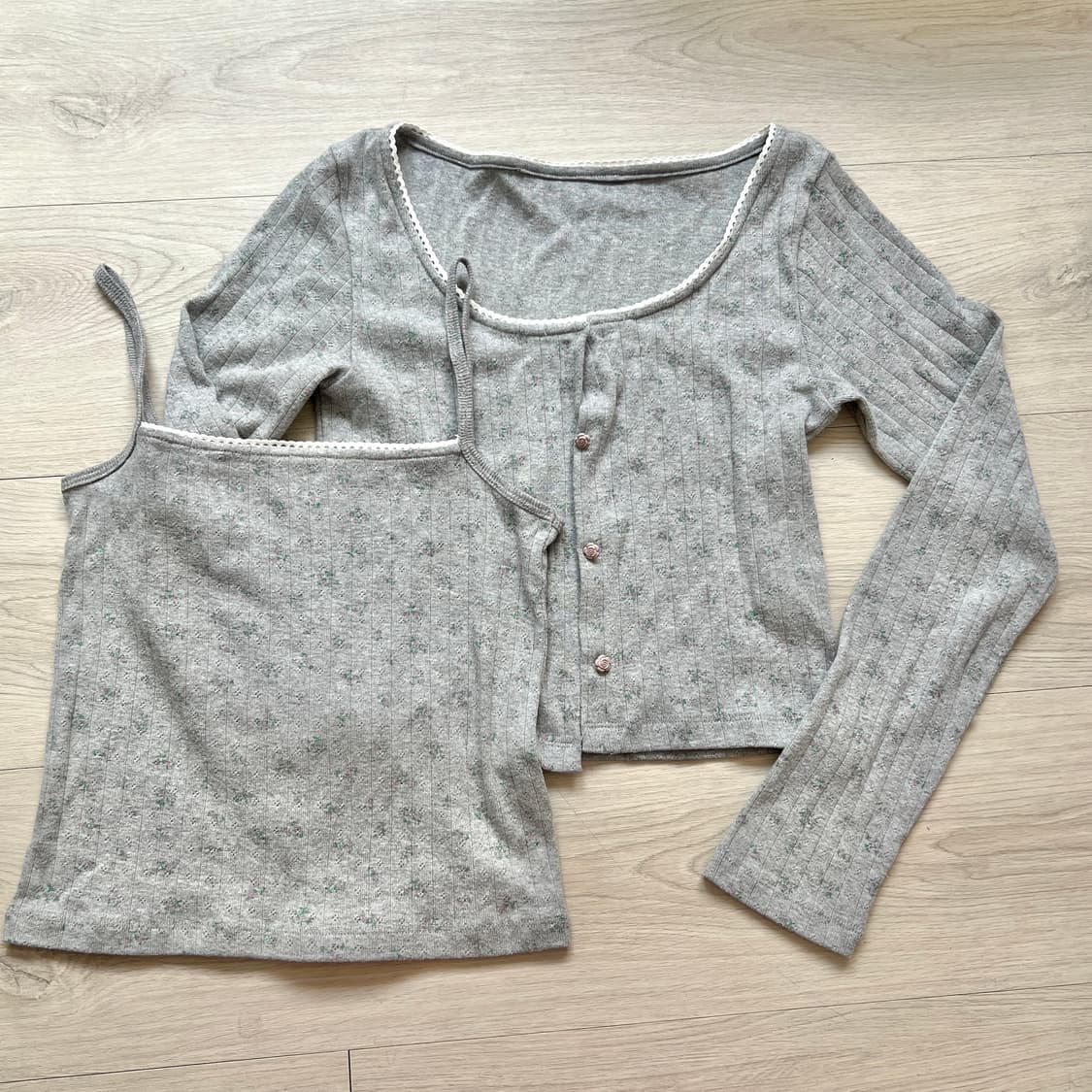 어윗 ROSY PUNCHING CARDIGAN & SLEEVELESS- 상품이미지2