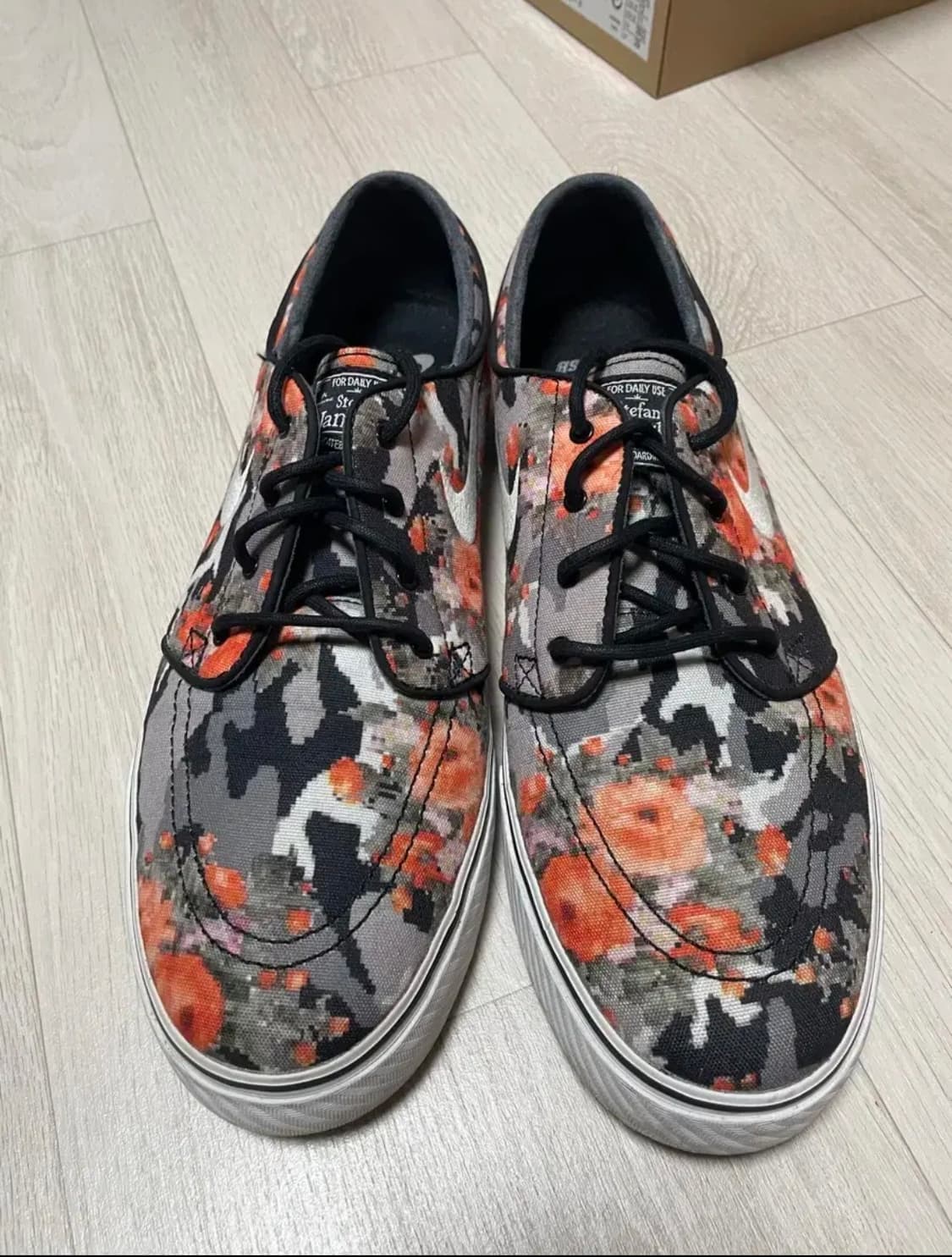 나이키 sb 줌 야노스키 디지털 플로랄 상품이미지1