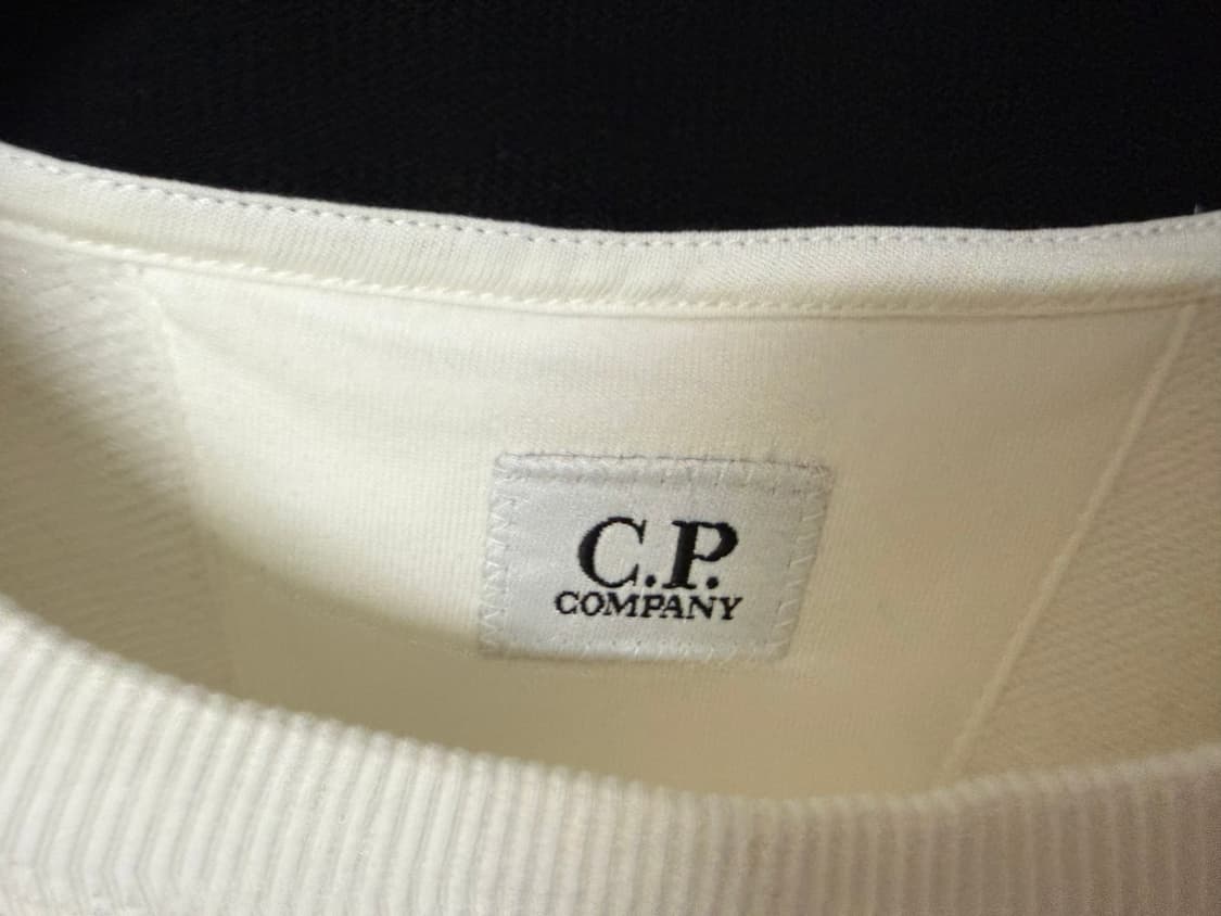 C.P. Company 렌즈 와펜 맨투맨 - 화이트 상품이미지4