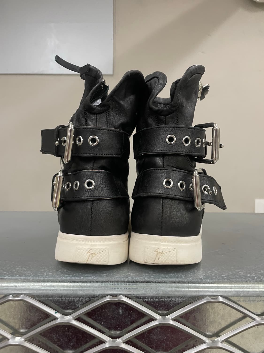 주세페 자노티 블랙 레더 하이탑 스니커즈 38 상품이미지3