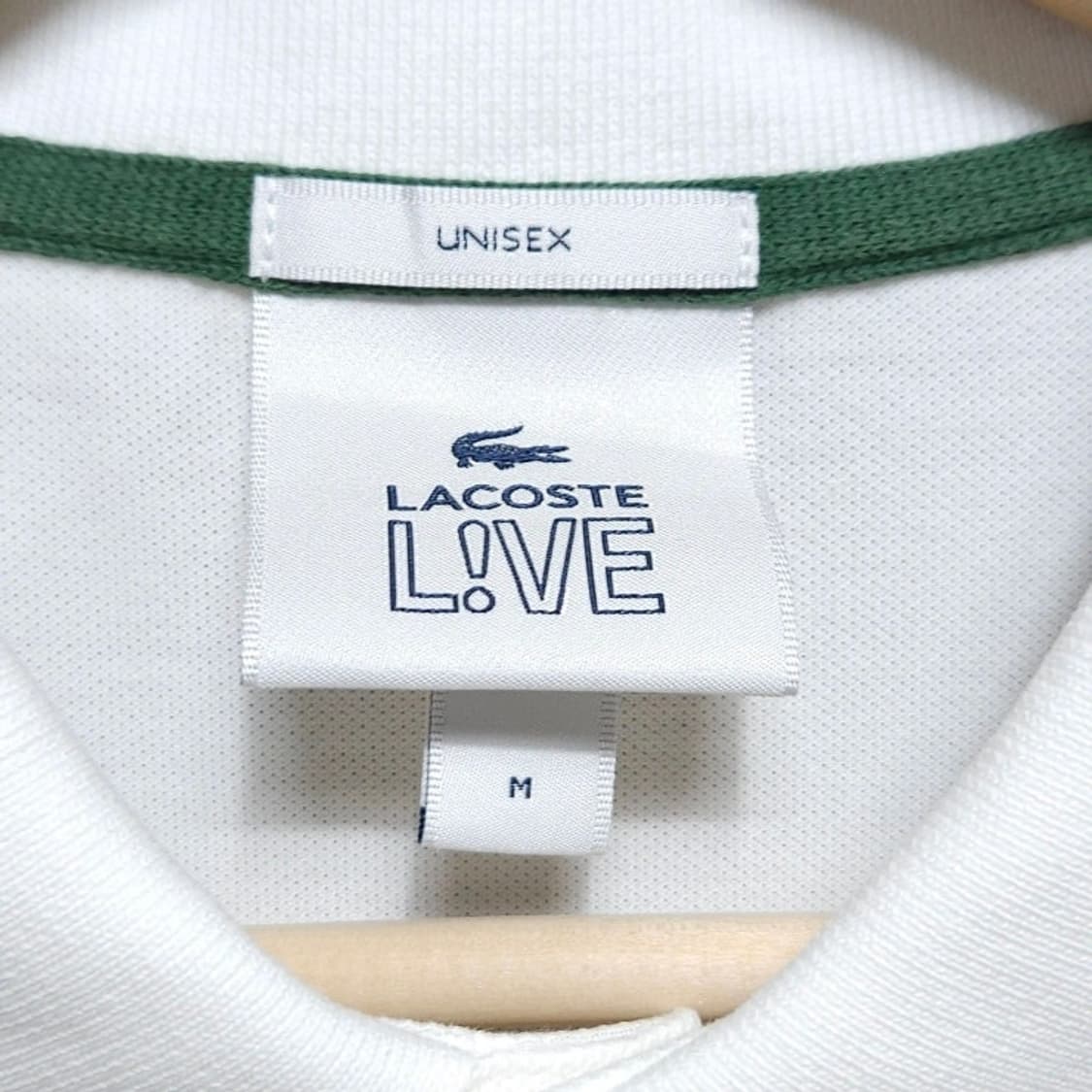 100 LACOSTE 라코스테 화이트 반팔 카라티 금장로고 상품이미지4