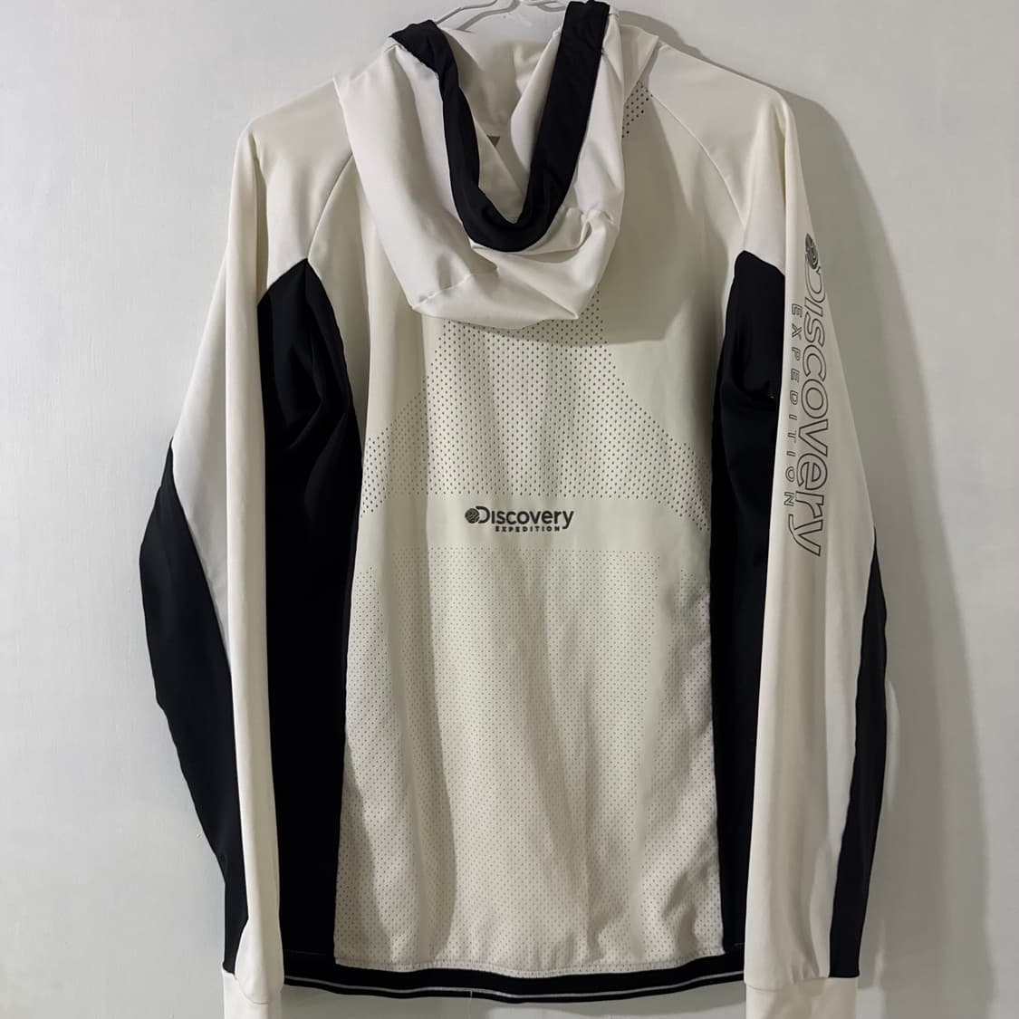 디스커버리 바람막이 후드집업 🤍🖤 상품이미지8