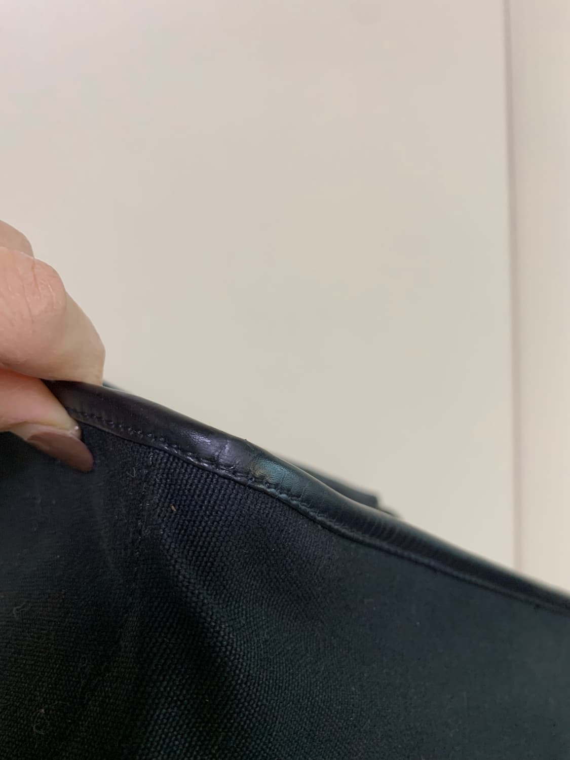 페라가모 블랙 숄더백. 정품 상품이미지10