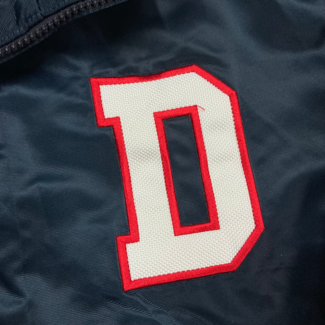 휠라 두산 베어스 네이비 컬러 스타디움 바시티 자켓 상품이미지3