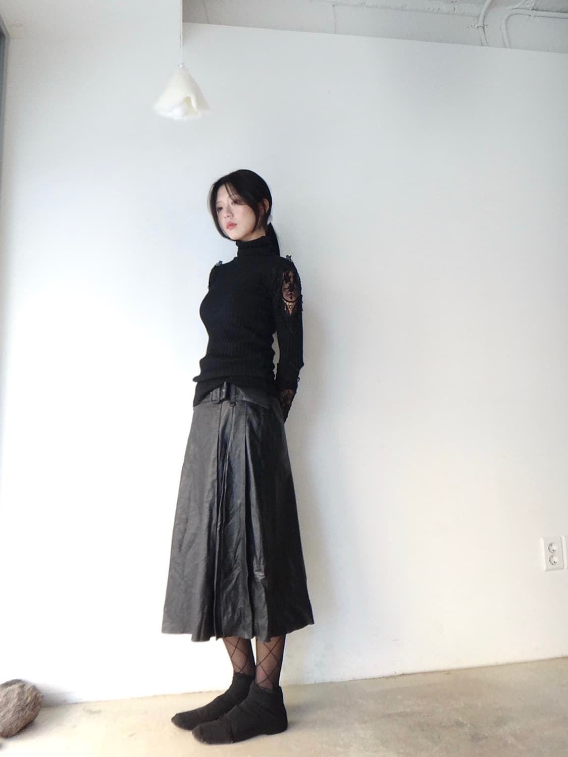 Shoulder lace detail sleeveless / black 상품이미지5