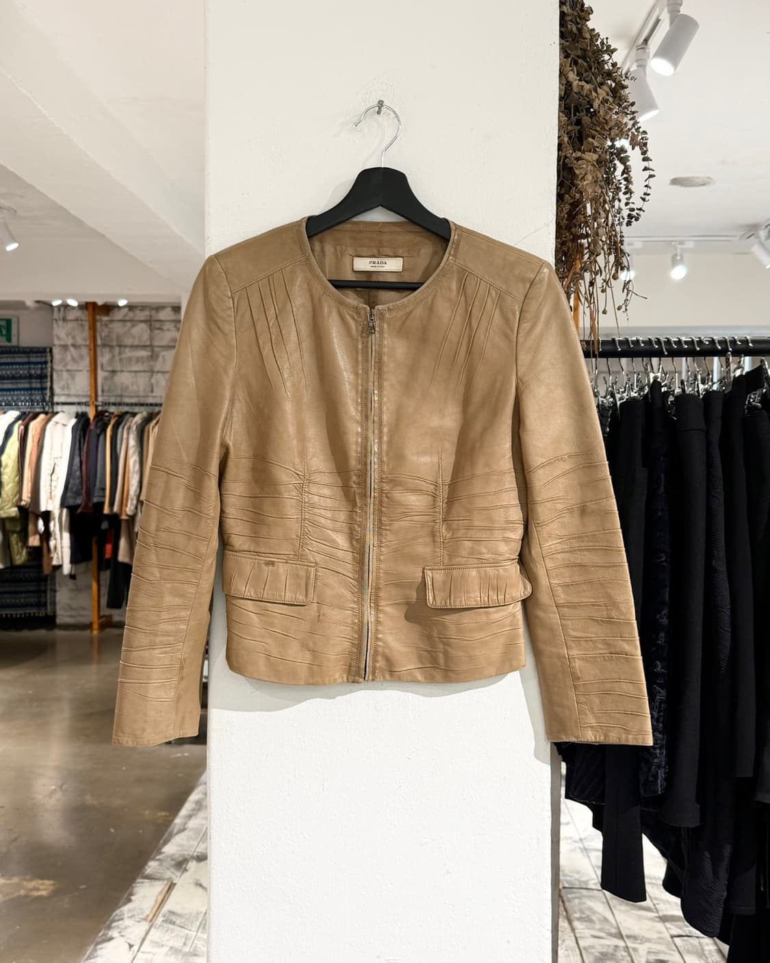 프라다 06aw 베이지 리얼레더 개더 집업 자켓 상품이미지1