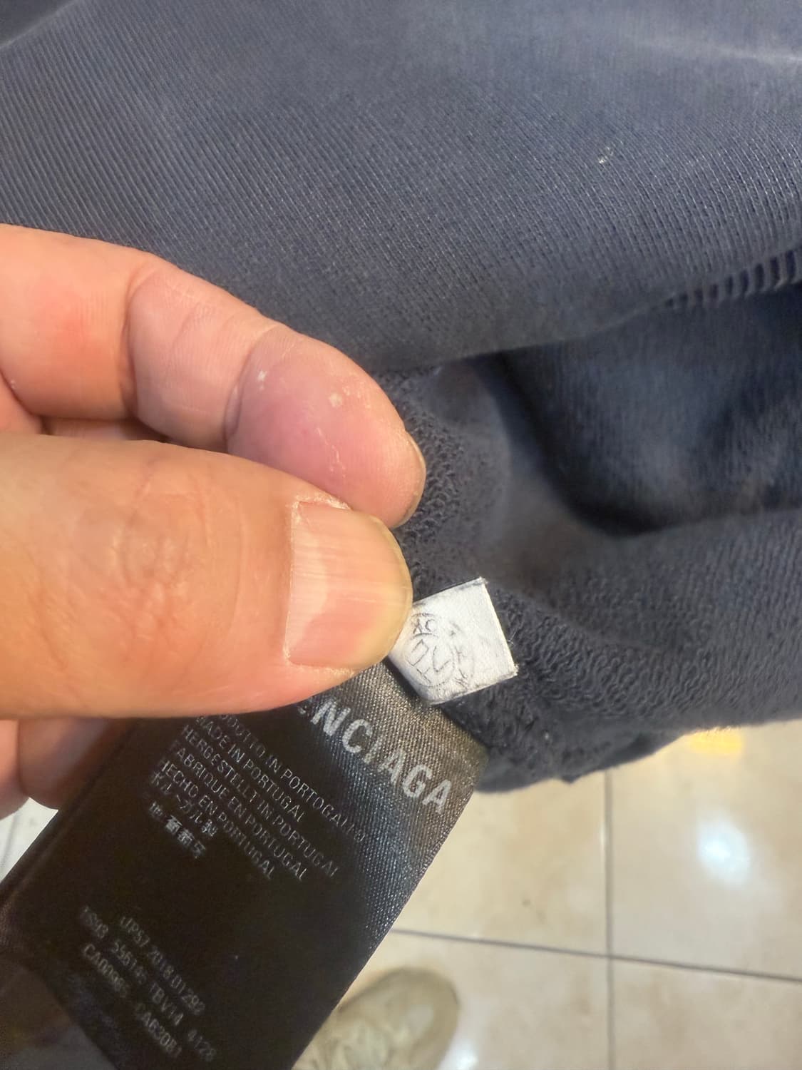 100 정품 발렌시아가 웨이브로고 후드티 팝니다 상품이미지7