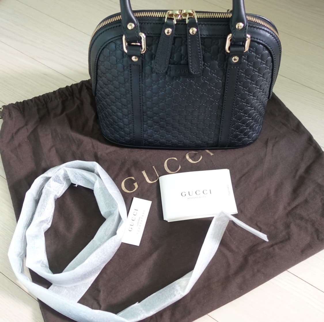 구찌 마이크로시마 미니돔 블랙 토트백 상품이미지2