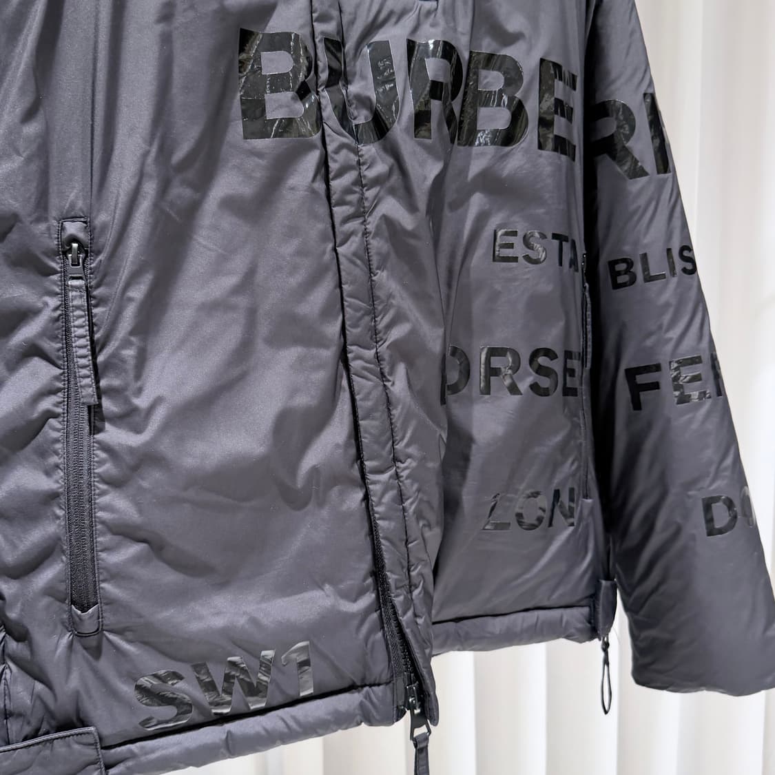 (A+/M) / 버버리 호스페리 프린트 후드 패딩 자켓 블랙 상품이미지6