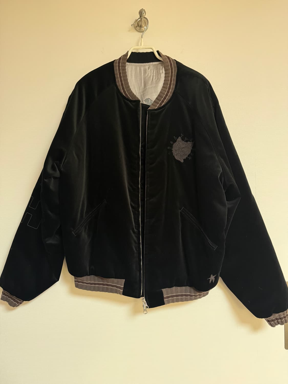 2/블랙) 폴리테루 행크 벨벳 수베니어 자켓 상품이미지2