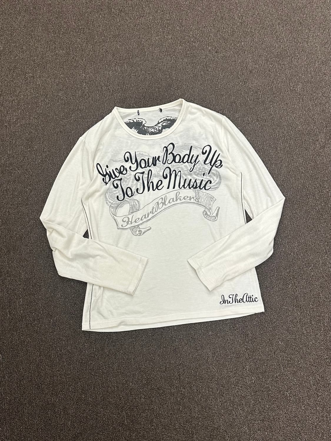 L)IntheAttic 빈티지 자수 레터링 롱슬리브 상품이미지1