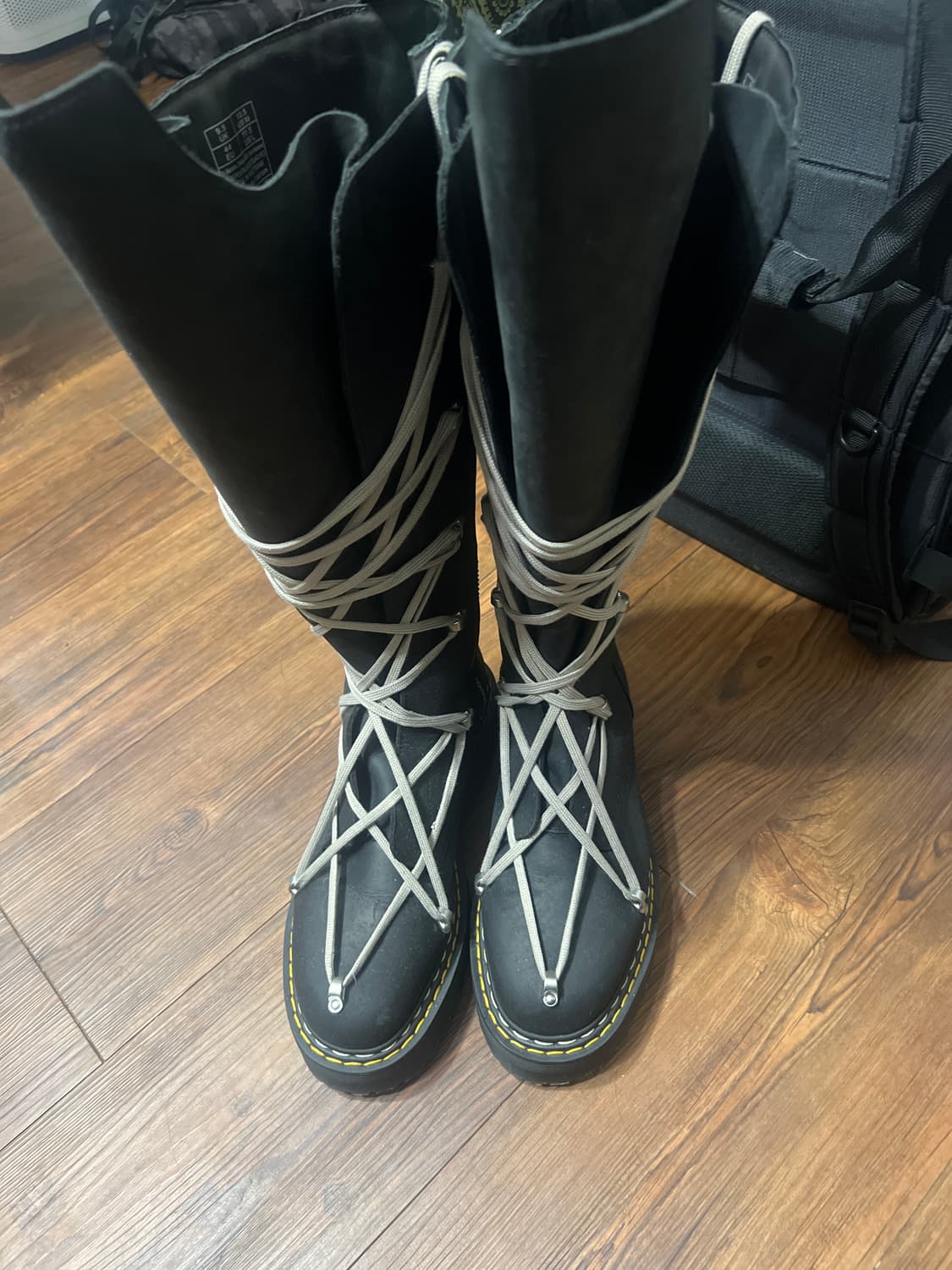 닥터마틴 릭오웬스 1B60 쿼드 솔 펜탈레이스부츠 상품이미지1