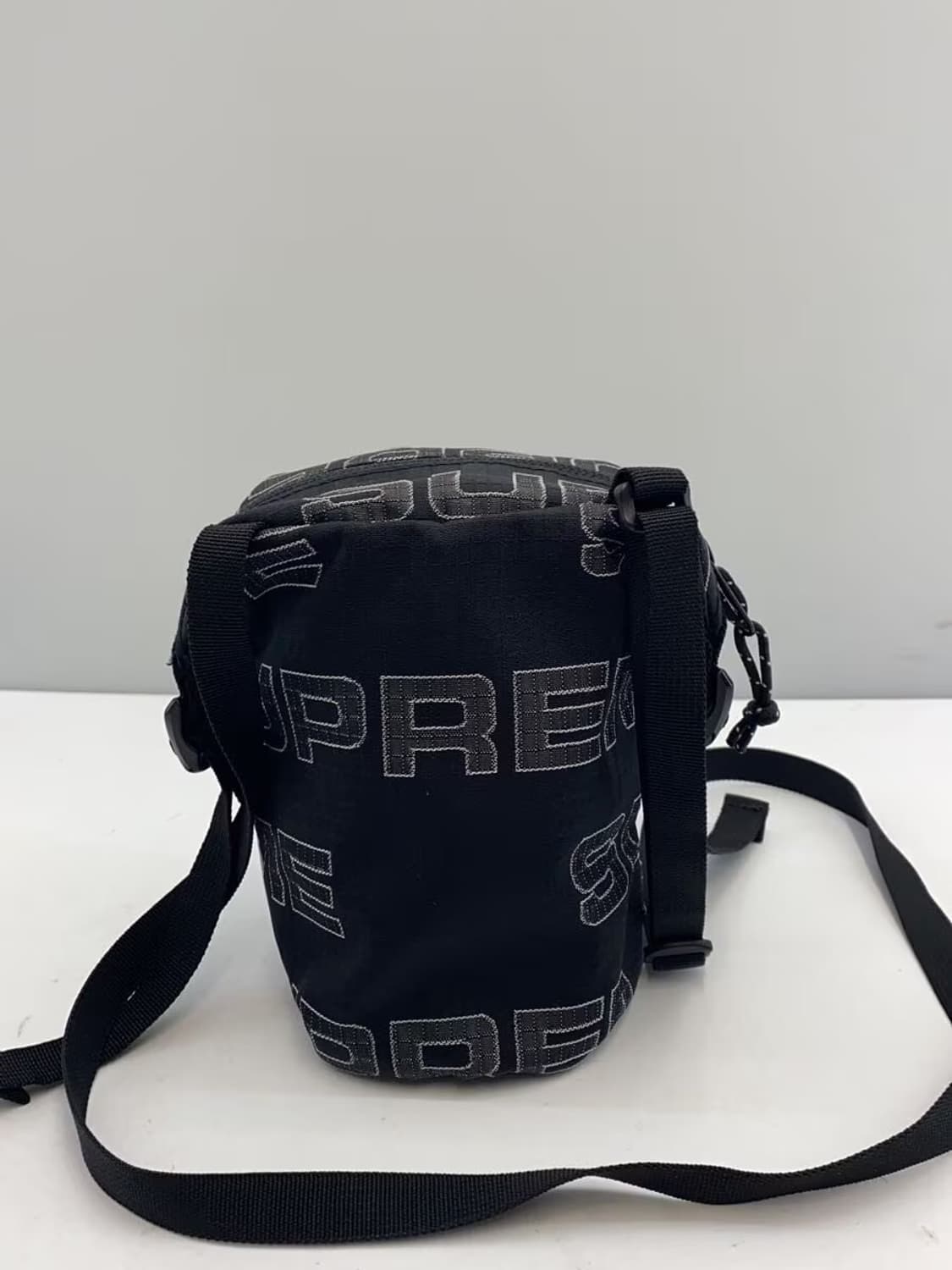 슈프림 넥 파우치 블랙 - 21FW 상품이미지3