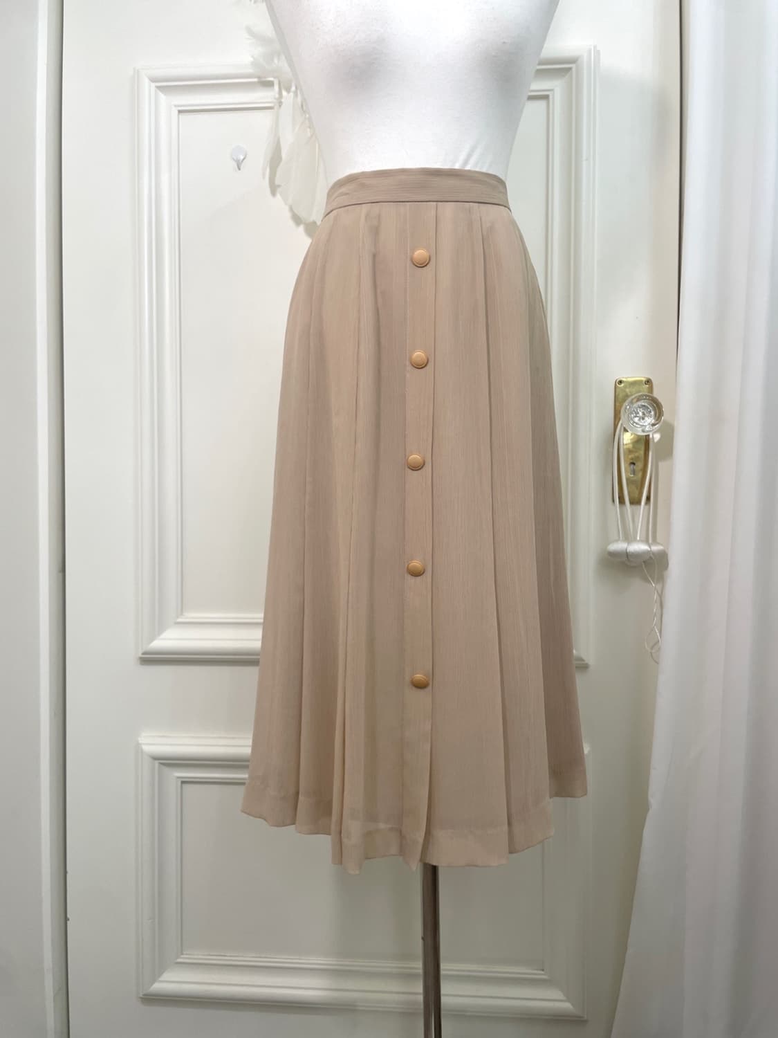 beige button point chiffon basic skirt 상품이미지5
