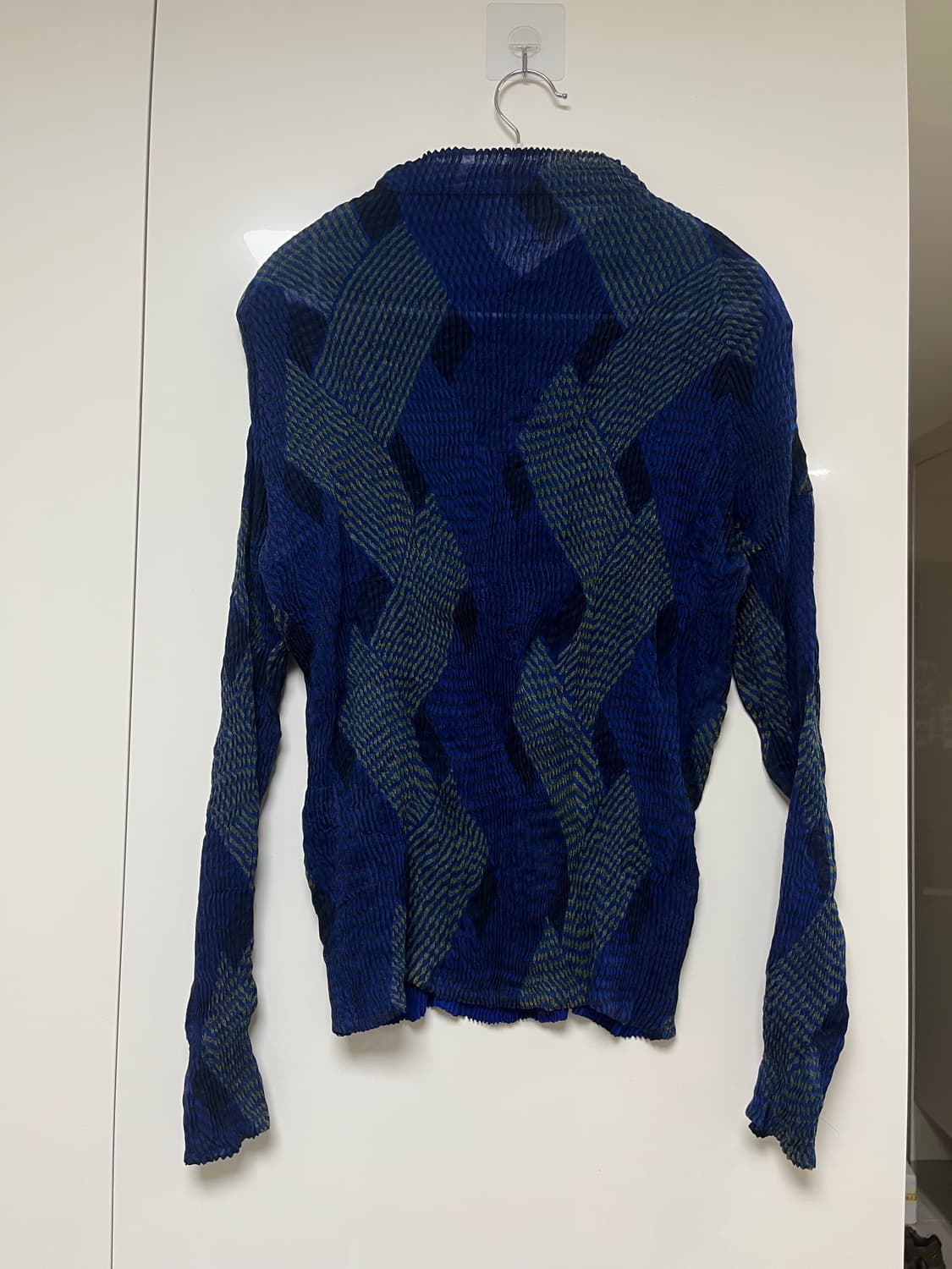 착용컷O Isseymiyake reversible 2waycardigan 상품이미지2