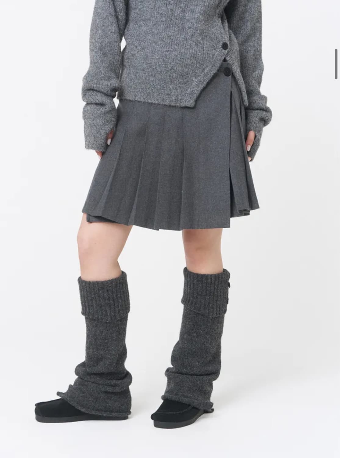 미세키서울 버튼 니트 레그워머 차콜 상품이미지1