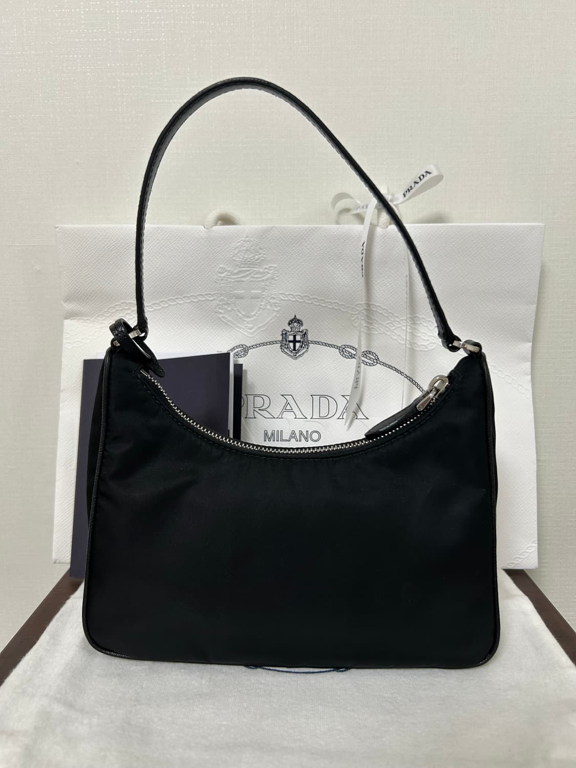 PRADA 프라다 리에디션 2005 리나일론 미니백 숄더백(가죽스트랩) 상품이미지5