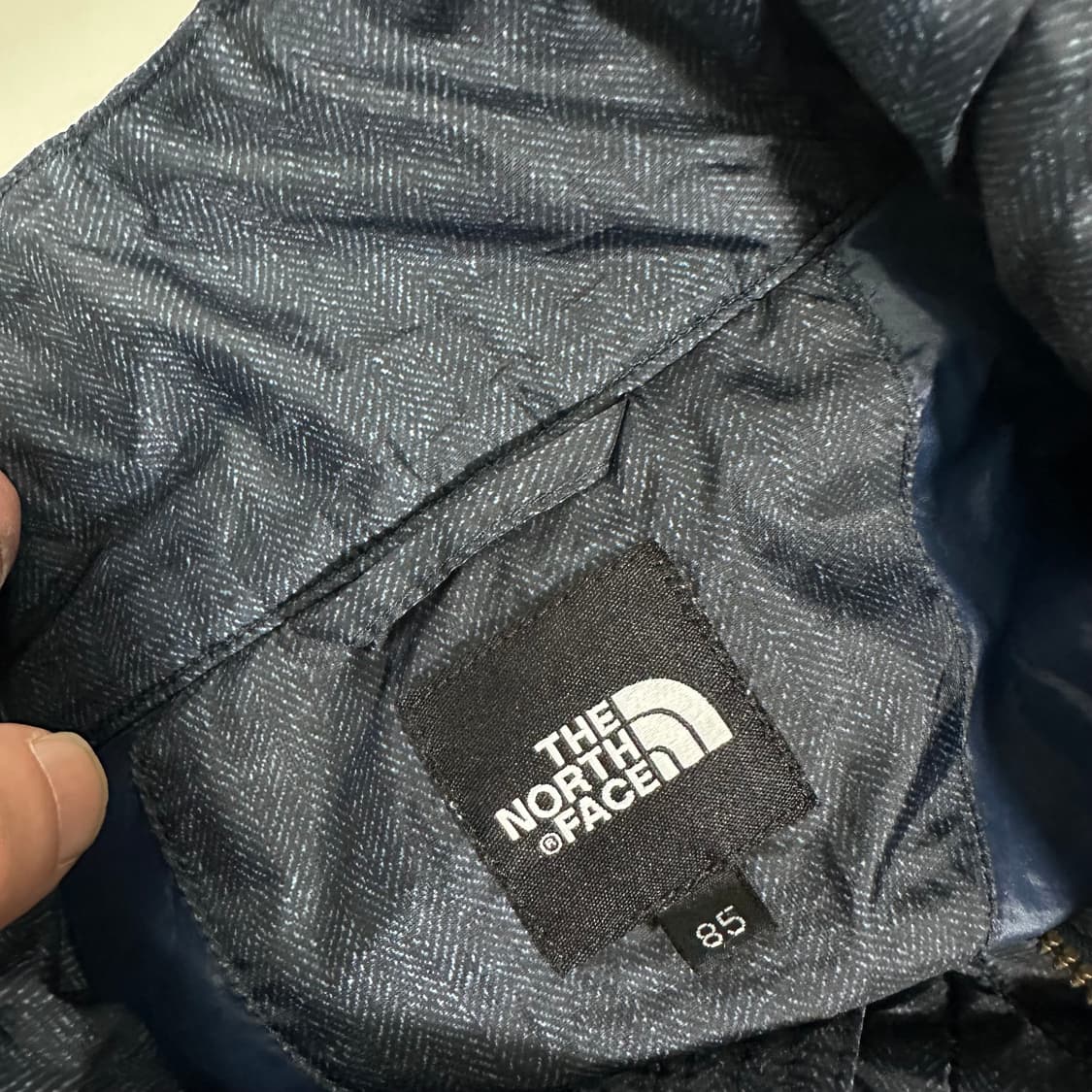 우먼M 노스페이스 네이비 경량패딩 상품이미지4