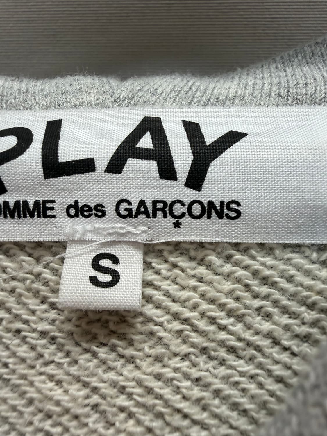 꼼데가르송 레드 와펜 백프린팅 후드 집업 (44)  상품이미지7