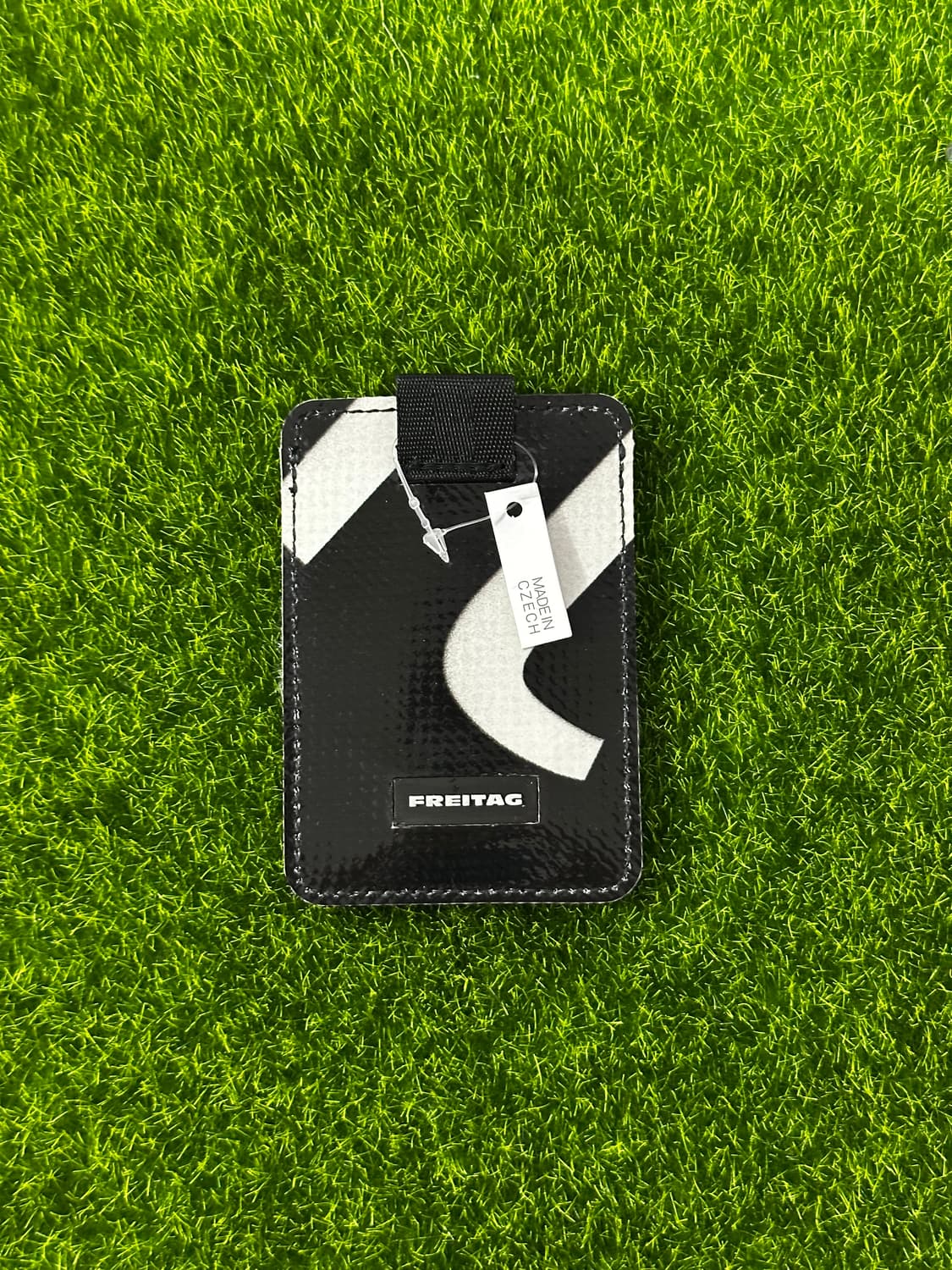 [새상품] 프라이탁 검흰 저스틴  #카드지갑 #freitag 상품이미지1