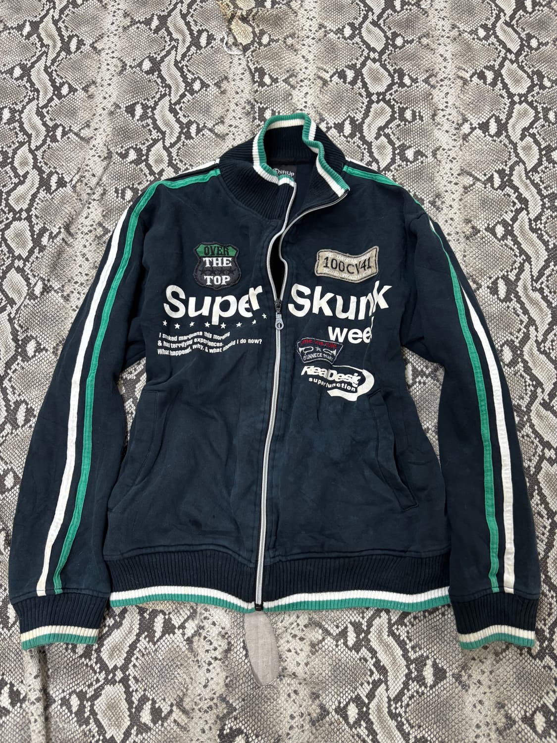 “Vintage” Y2K Kitsch Mood Zip Up 상품이미지1