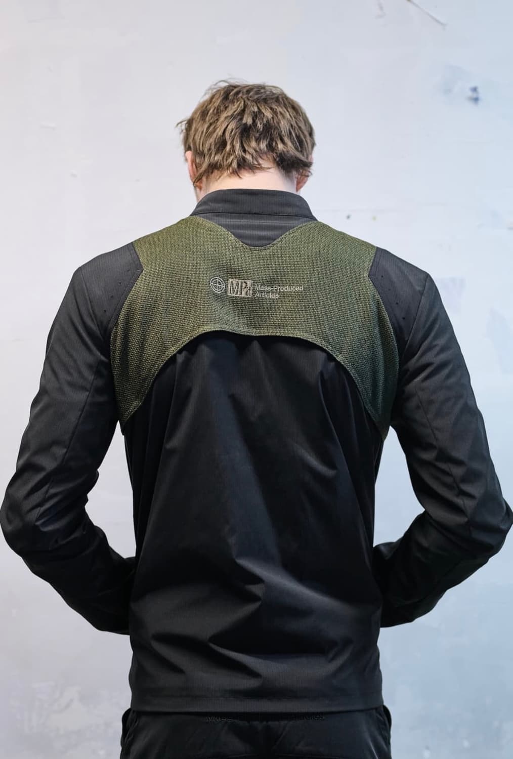 플라스틱프로덕트 MPa resistance zip jacket m사이즈 상품이미지1