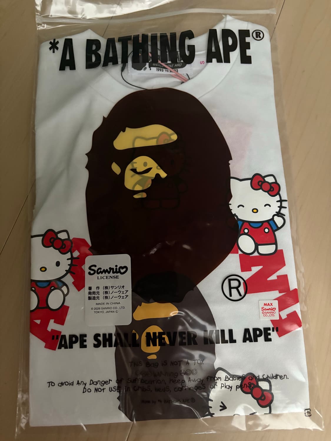 산리오 X 베이프 헬로키티 콜라보 티셔츠 화이트 S 상품이미지3