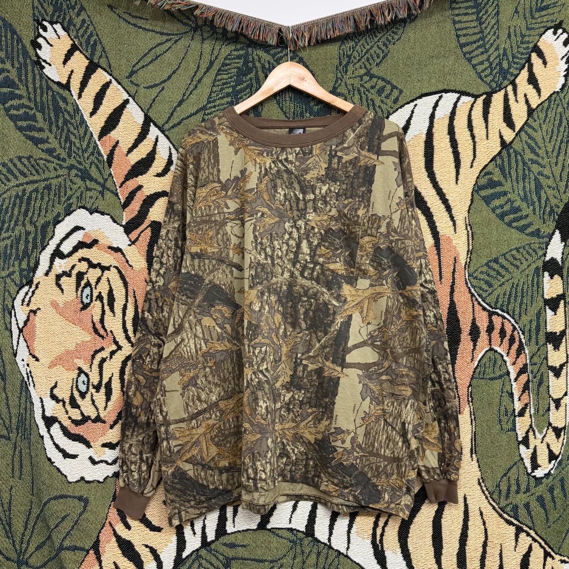90s USA made 리얼트리 롱슬리브 티셔츠 (XL)   상품이미지1