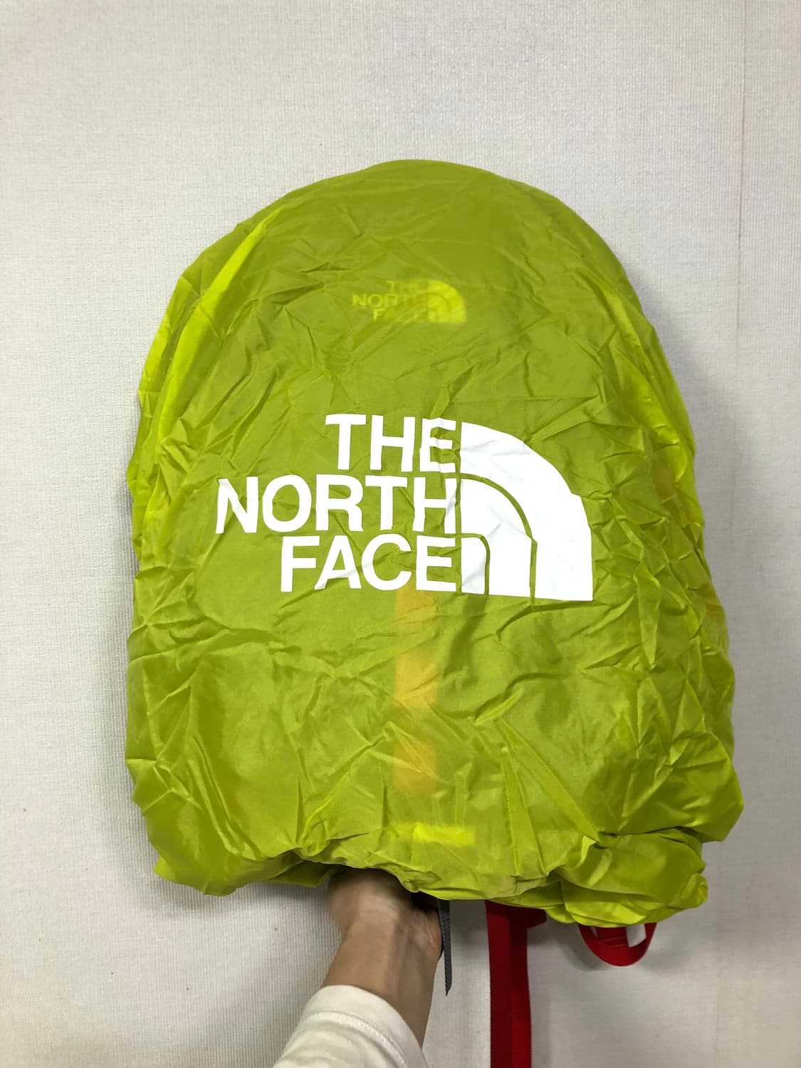 노스페이스 미니핫샷 백팩 등산백팩 22L  _ 블랙레드 (레인커버O) 상품이미지8