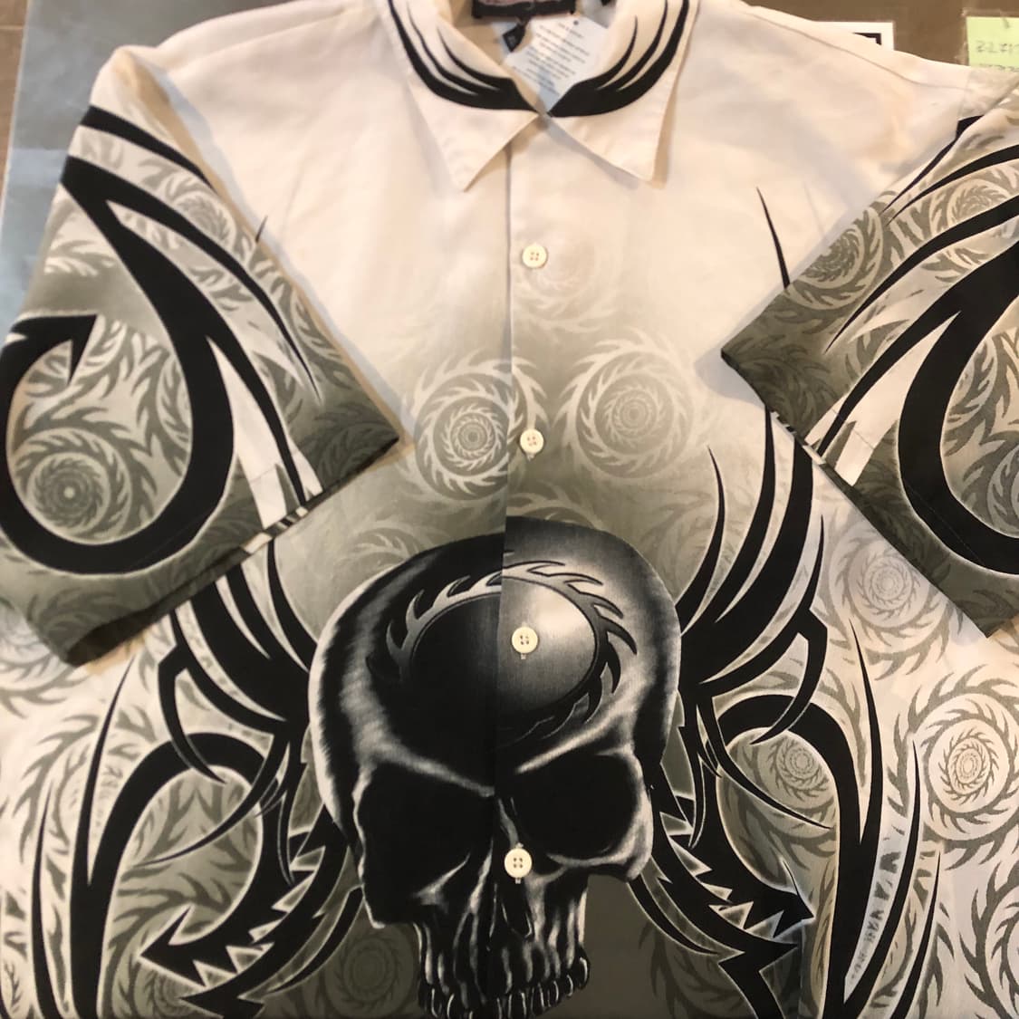 [NO.9] y2k 트라이벌 반팔 셔츠 화이트 상품이미지3