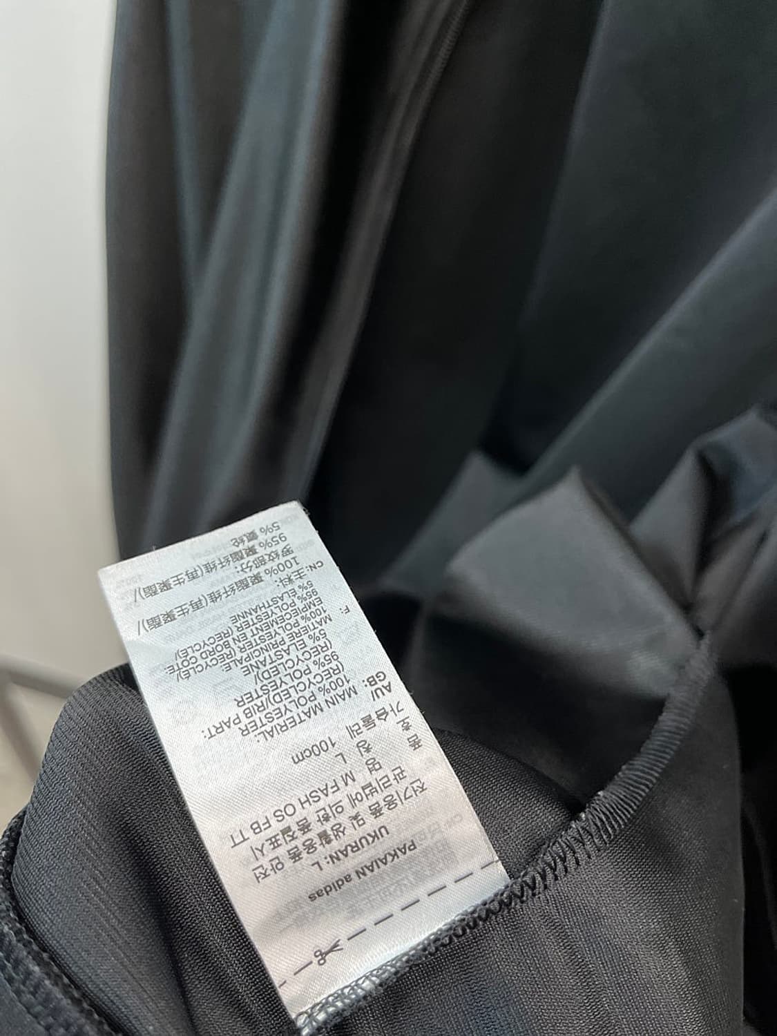 105) 아디다스 24ss 새틴 올블랙 파이어버드 상품이미지7