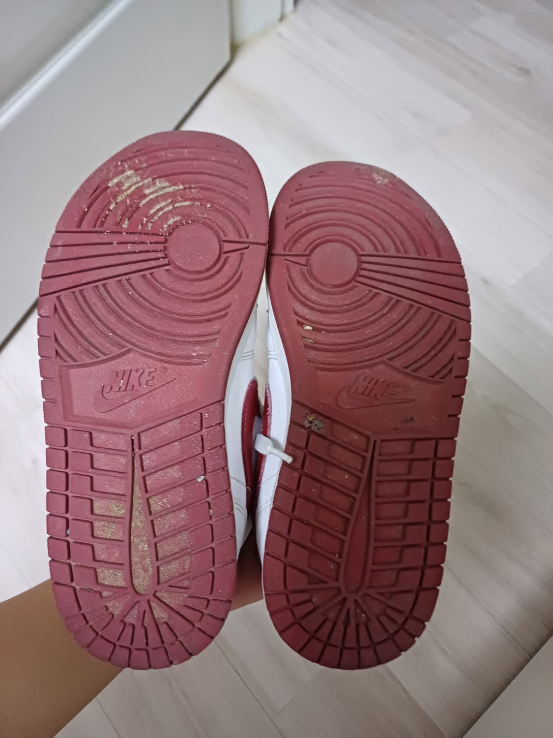 조던 1 미드 챔피언쉽 레드 상품이미지6