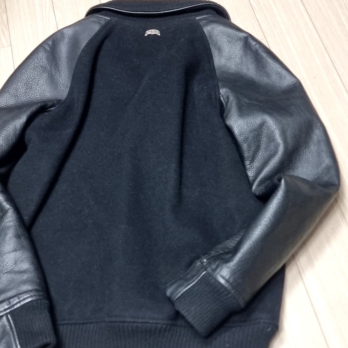 누드본즈 블랙 레더 배색 스타디움 자켓(95) 상품이미지5